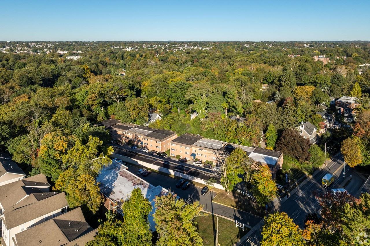 Landon Court Apartments - Photo 5 of 5