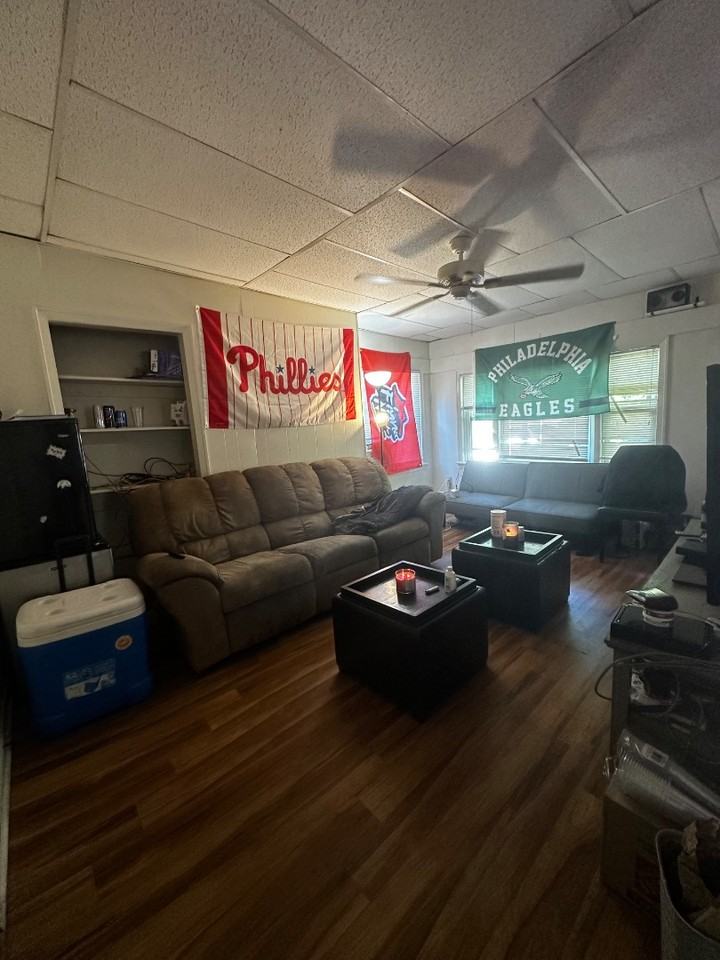 324 Stewart Street - Photo 2 of 10