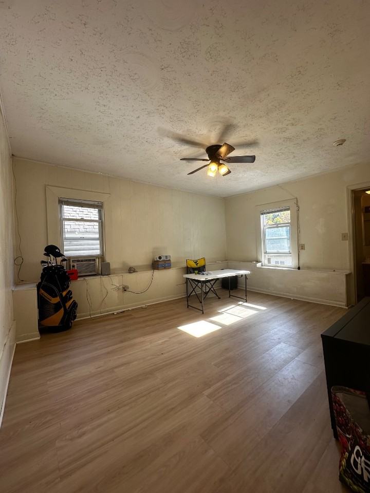 324 Stewart Street - Photo 5 of 10