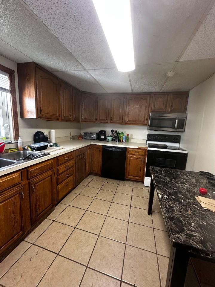 324 Stewart Street - Photo 6 of 10