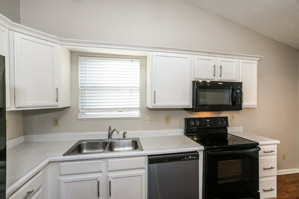 5882 Glen Haven Blvd - Photo 6 of 16