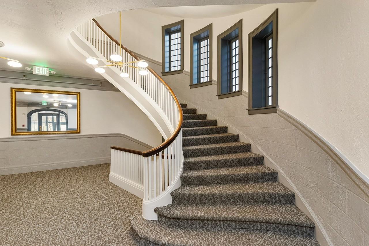 The New Carroll Apartments - Photo 5 of 19