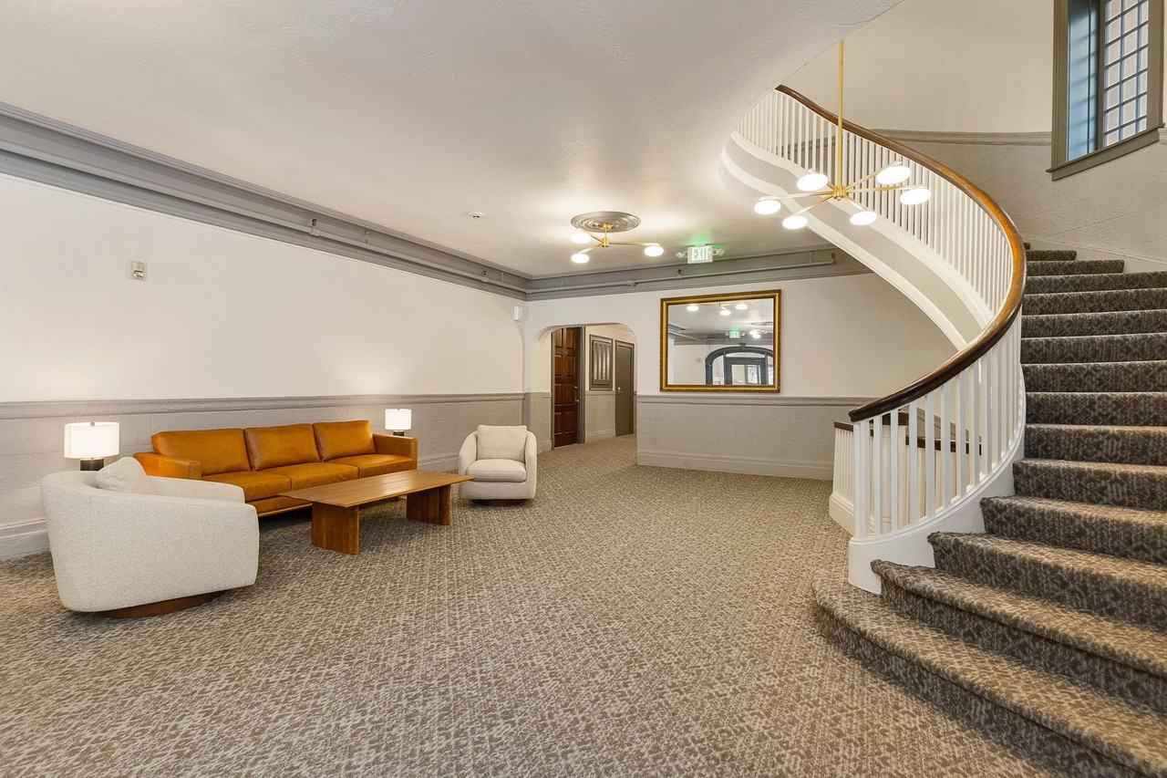 The New Carroll Apartments - Photo 6 of 19