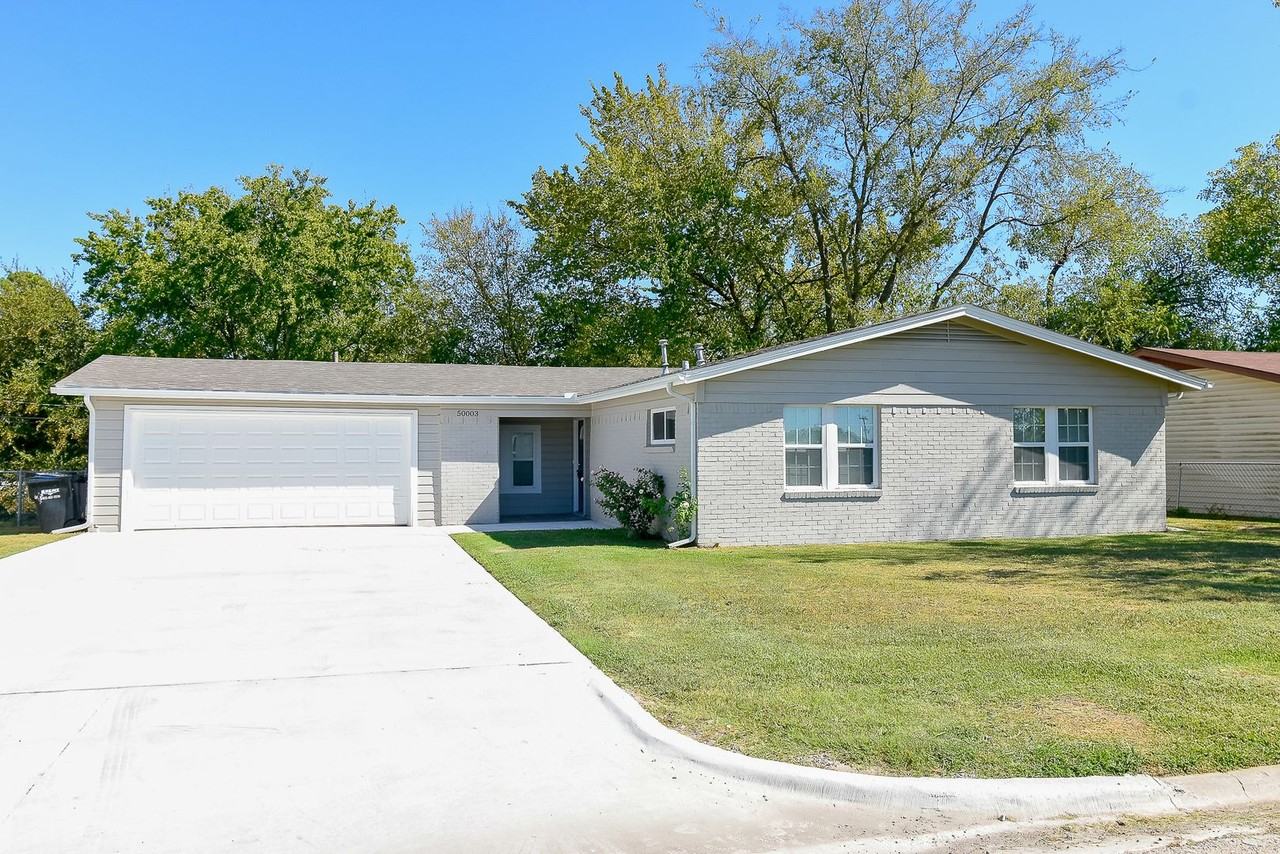 50003 Del Ra Dr - Photo 2 of 35