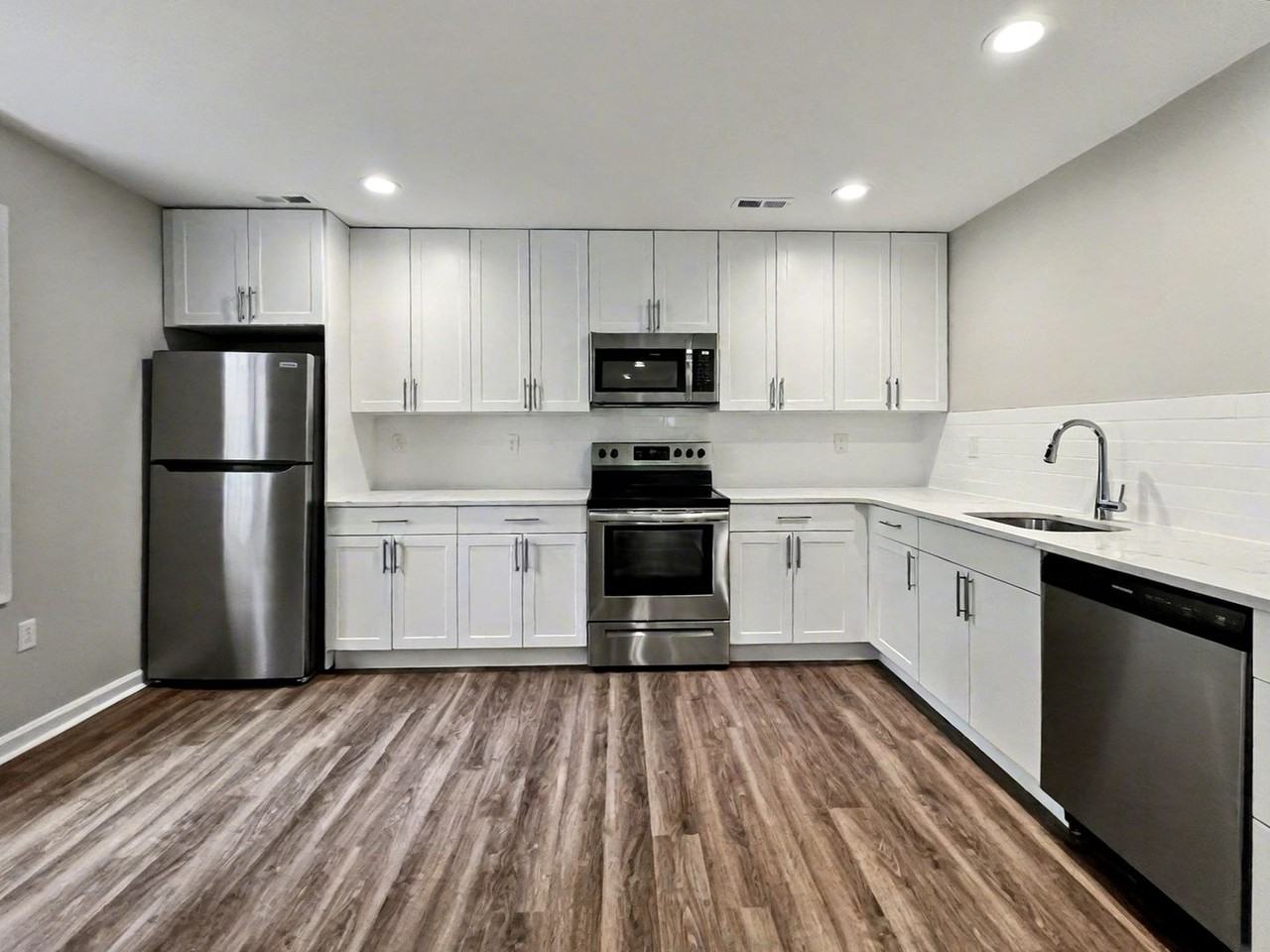 501 W Mulberry Street - Photo 3 of 39