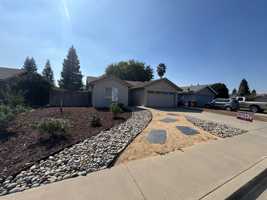 featured image of 451 Marilyn St