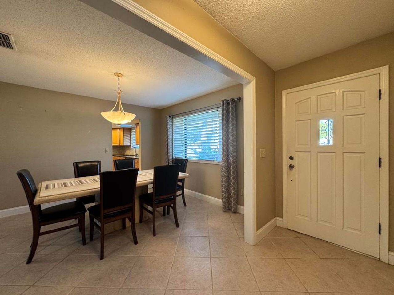 653 Pelican Bay Dr - Photo 2 of 27