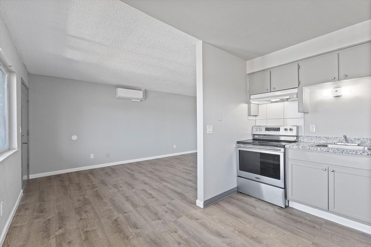 Carrington Square - Photo 7 of 13