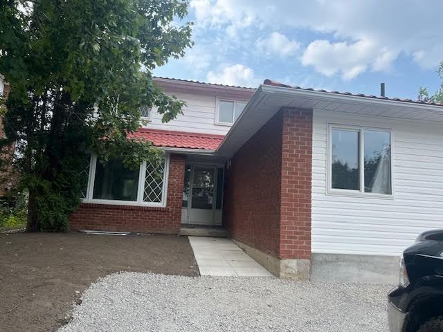 64 Collete Crescent #4BACK