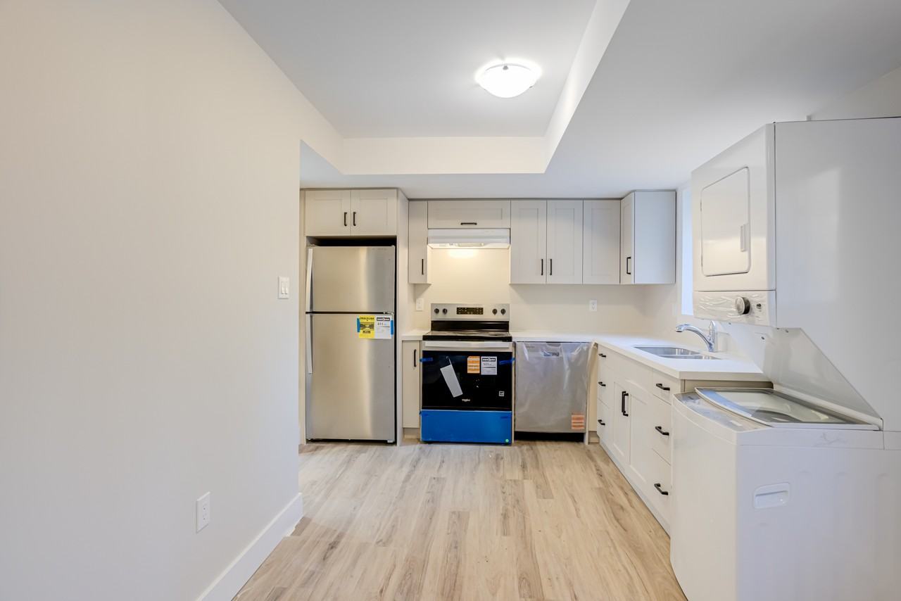 64 Collete Cres #2 - Photo 4 of 17