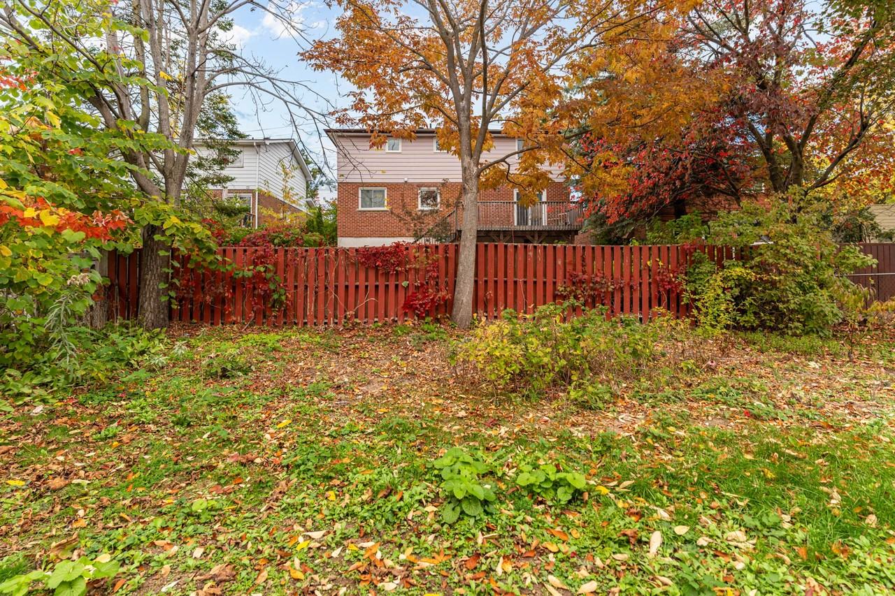 64 Collete Cres #2 - Photo 2 of 17