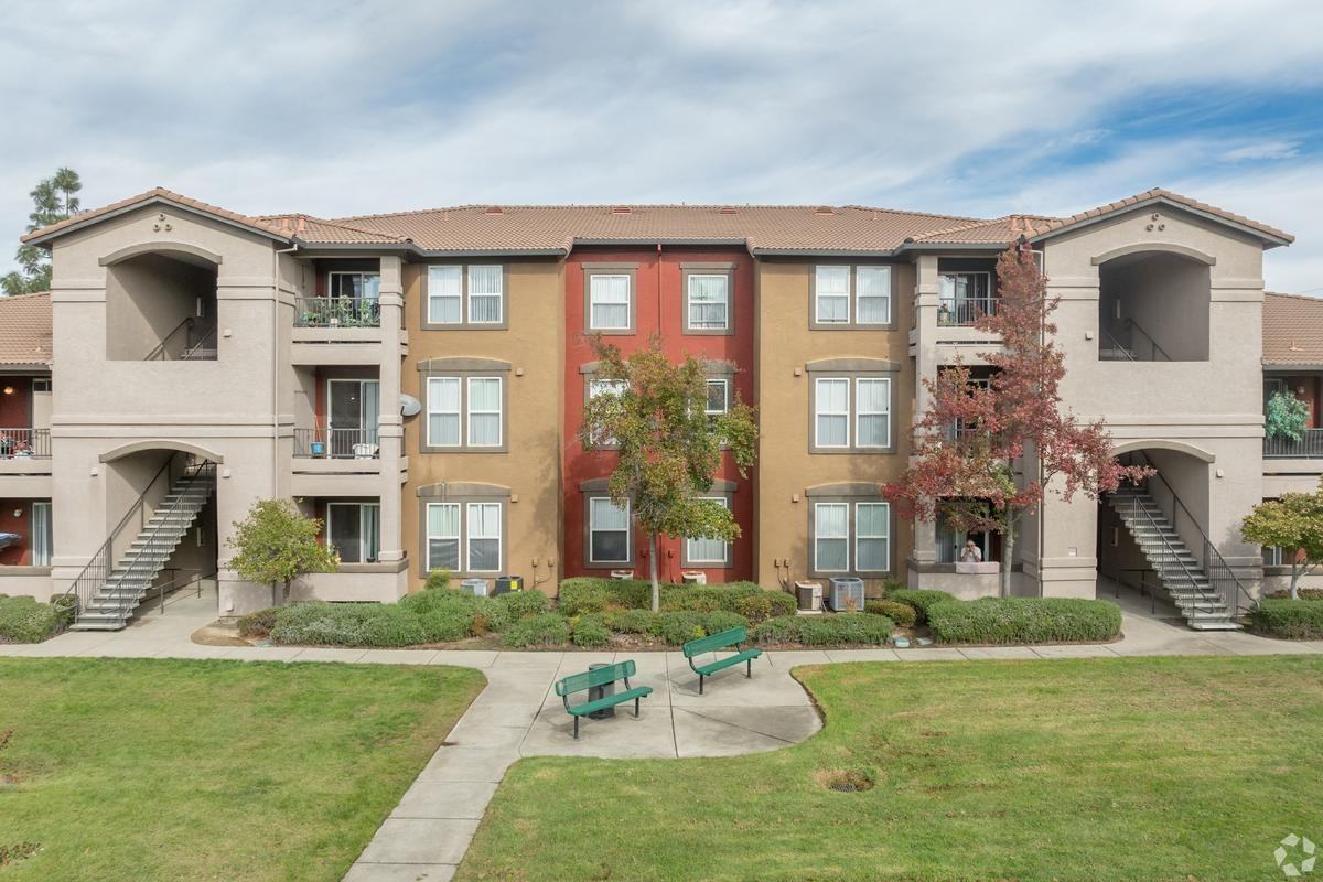 8000 Painted Desert Drive - Photo 6 of 12