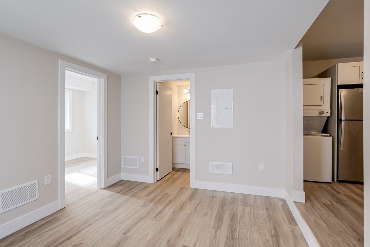 64 Collete Cres #2 - Photo 2 of 12