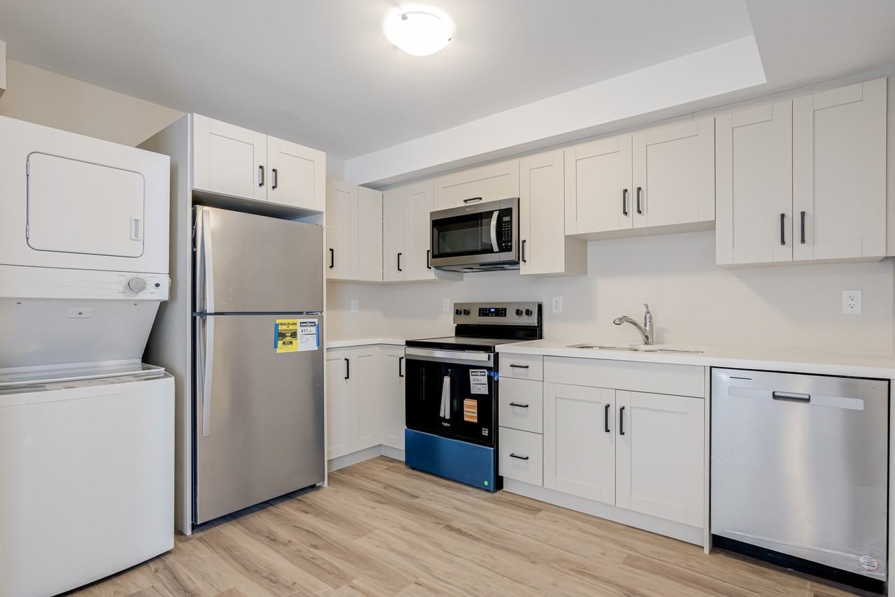 64 Collete Cres #2 - Photo 5 of 12