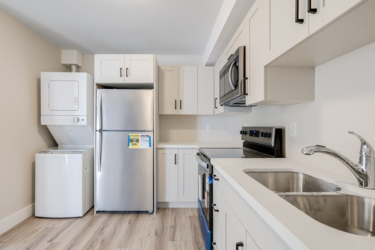 64 Collete Cres #2 - Photo 6 of 12