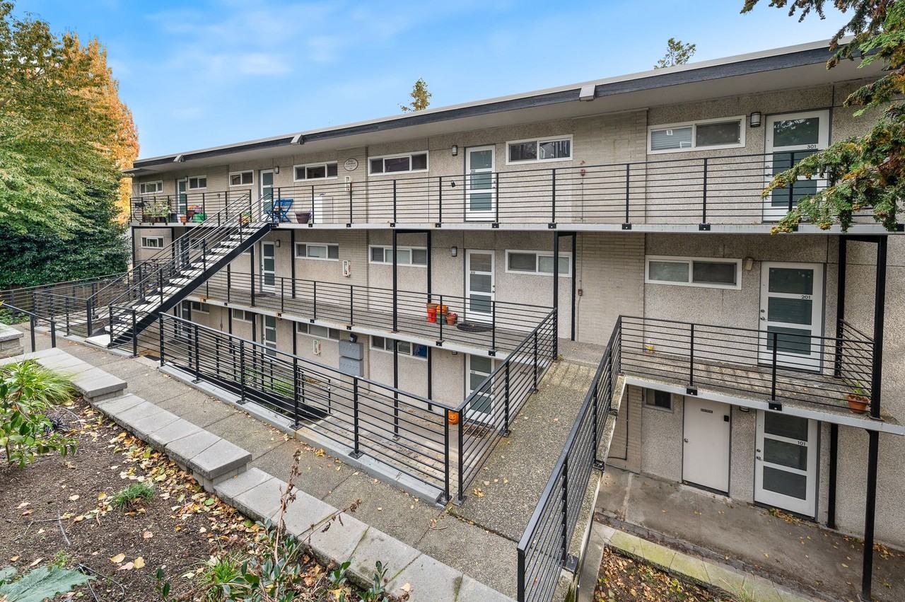 Catalina Apartments - Photo 2 of 6