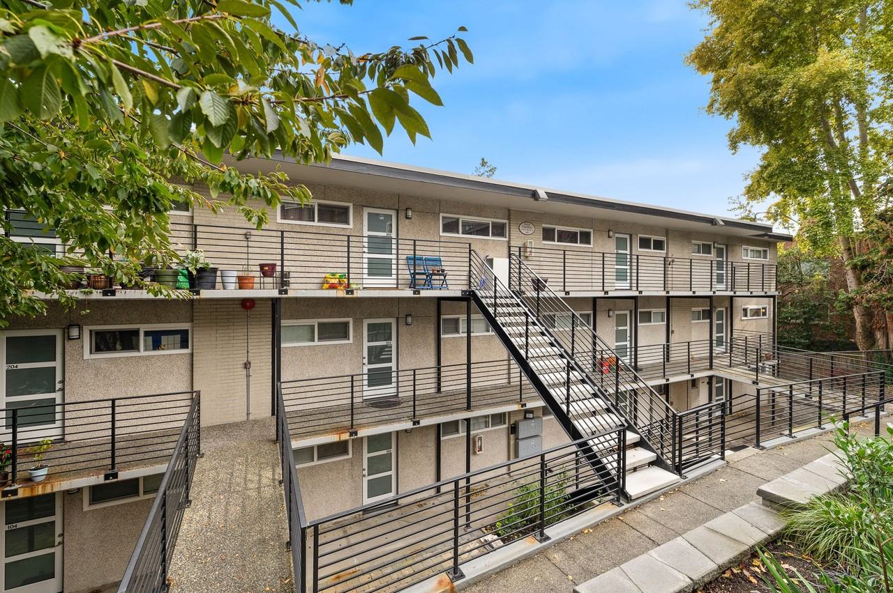 Catalina Apartments - Photo 3 of 6