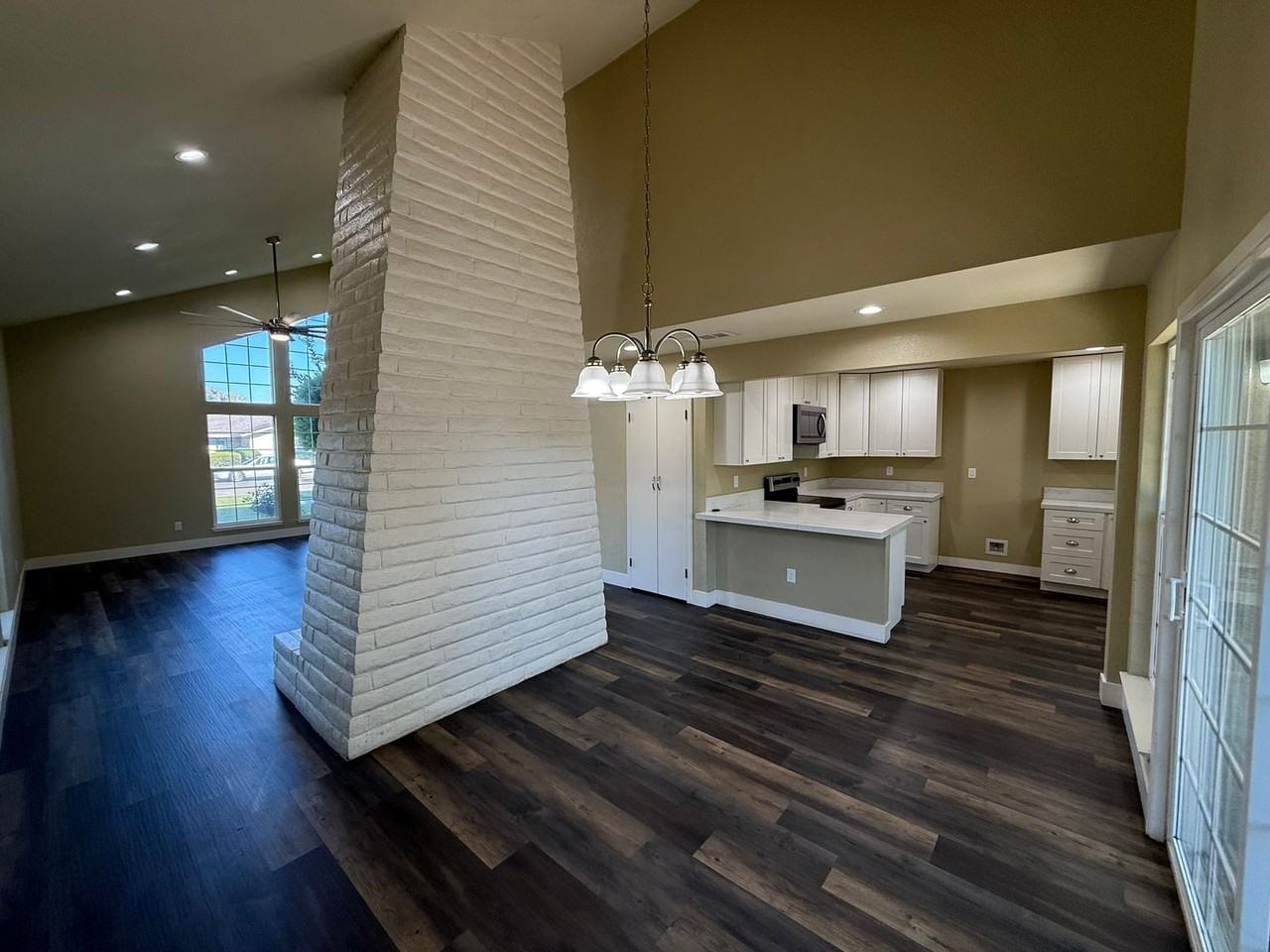 2500 Barbara Way - Photo 6 of 36