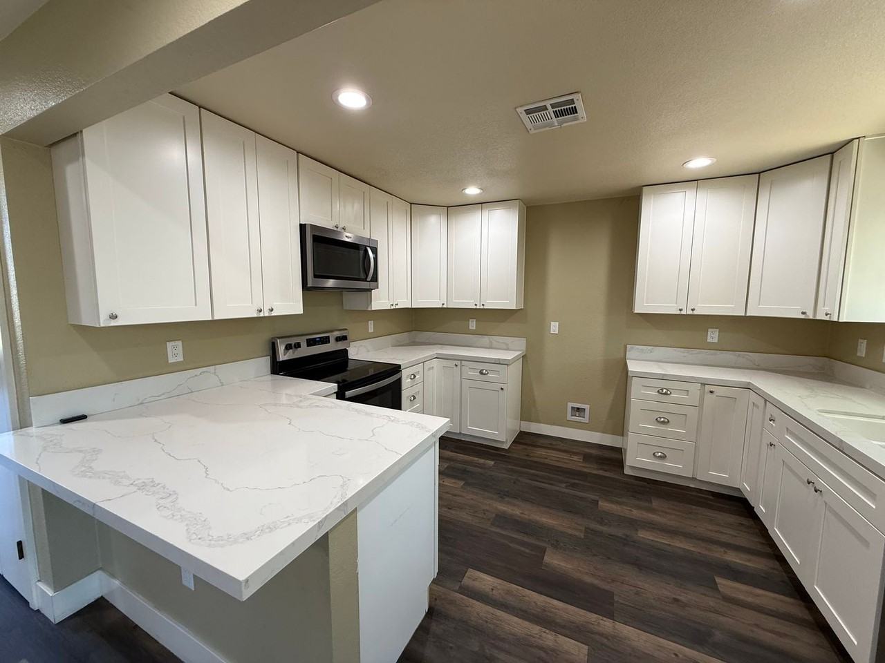 2500 Barbara Way - Photo 7 of 36