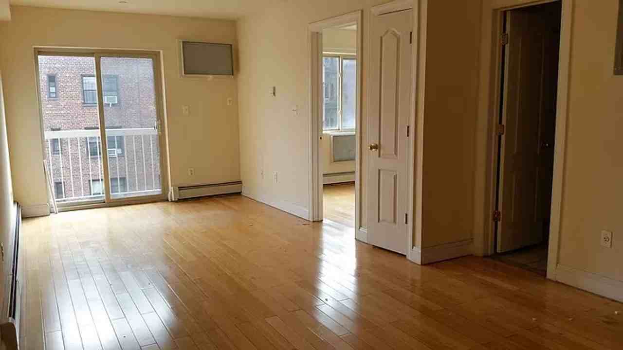 141-33 PERSHING CRESCENT - Photo 6 of 11