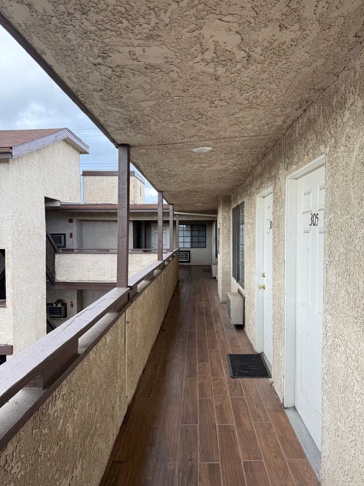 Lassen Carriage House LLC - Photo 7 of 12