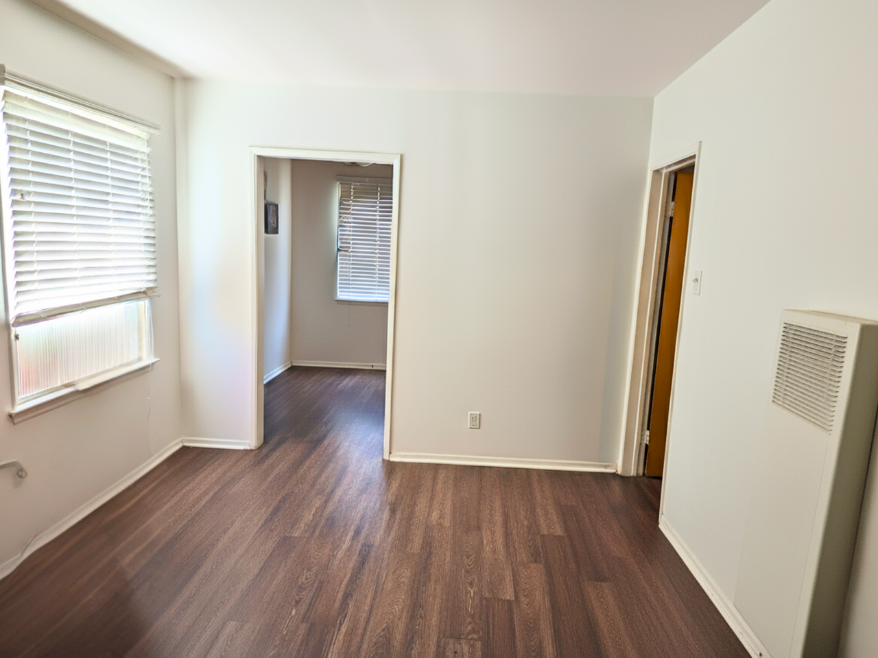 5824-5828 Montebello Park Way - Photo 6 of 8