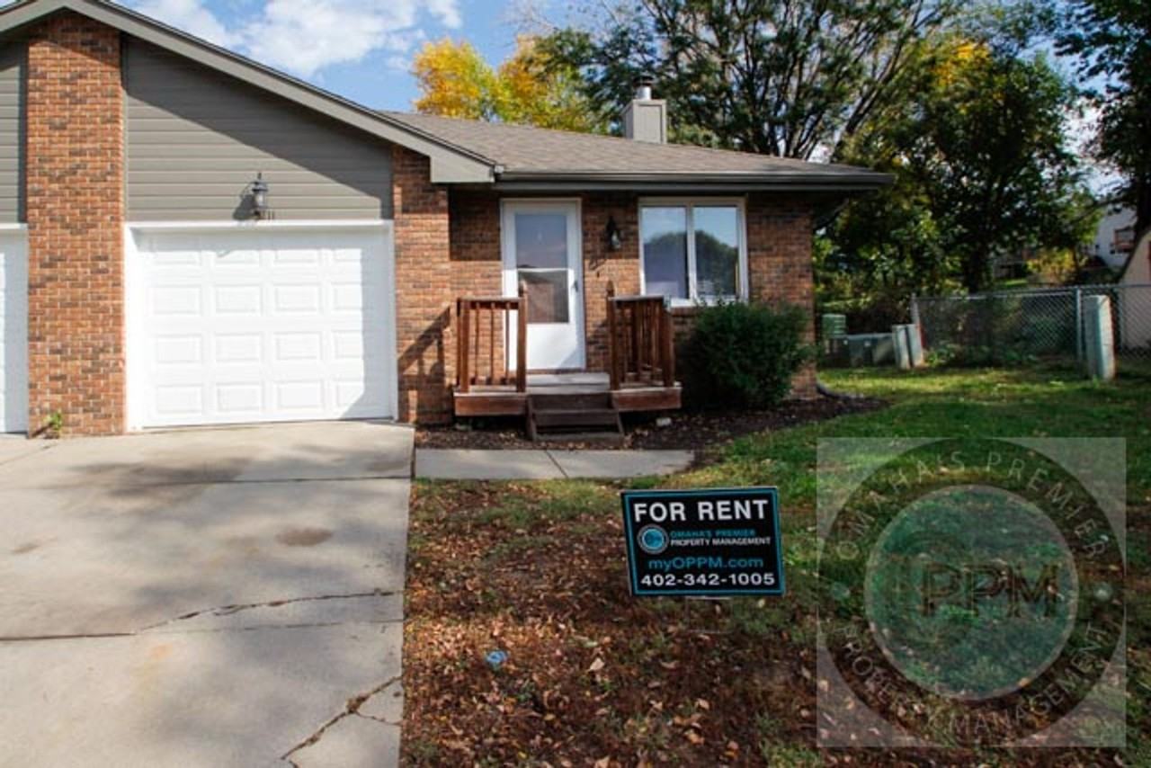 5211 N 116th Ct - Photo 2 of 27