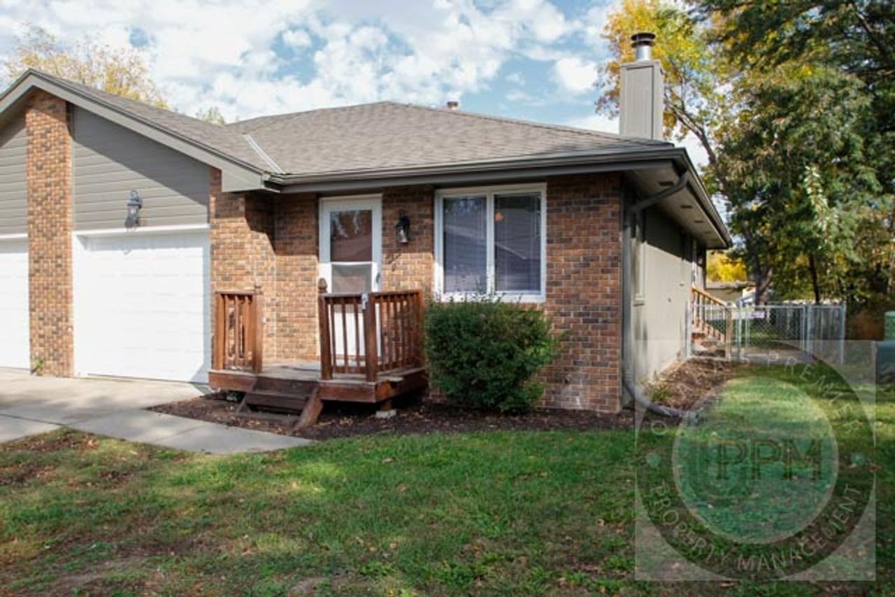 5211 N 116th Ct - Photo 3 of 27