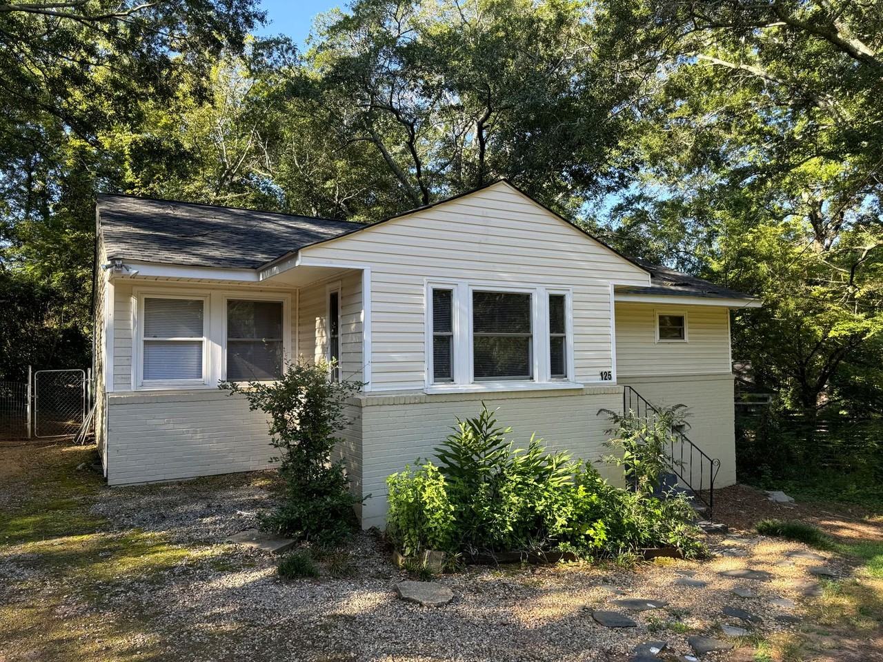 125 Habersham Dr - Photo 2 of 17