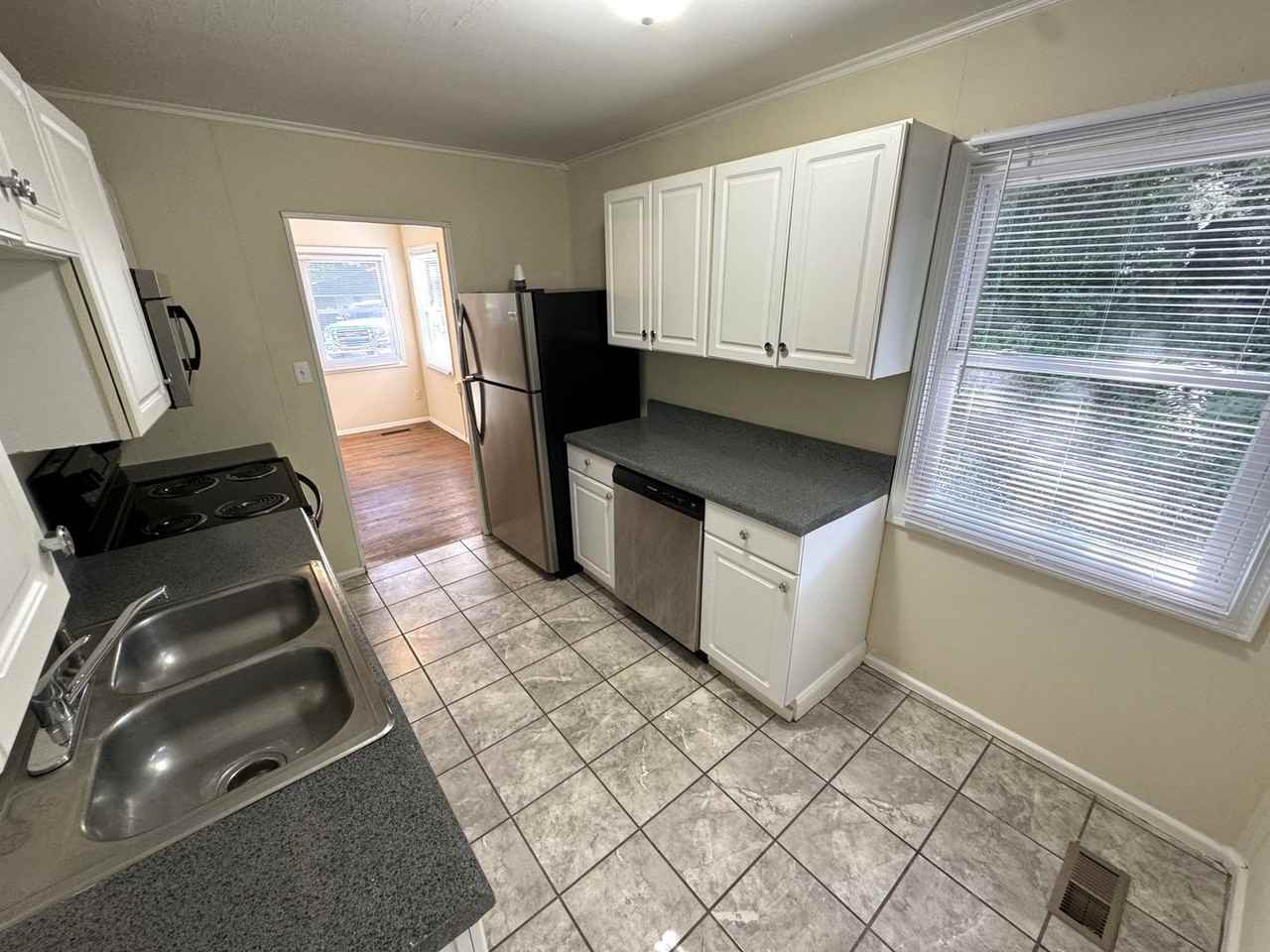 125 Habersham Dr - Photo 7 of 17