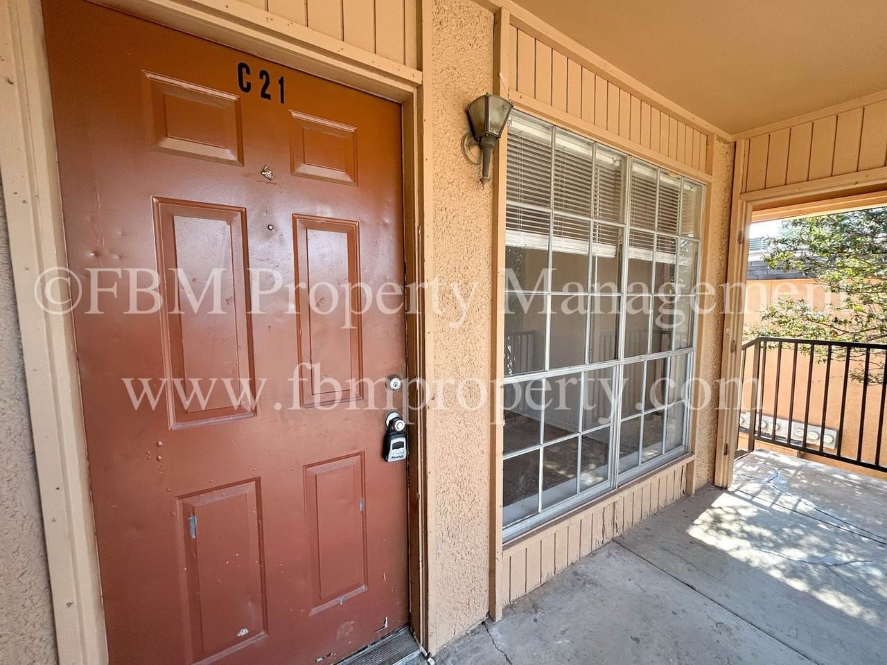 800 N Clay St #C - Photo 2 of 14