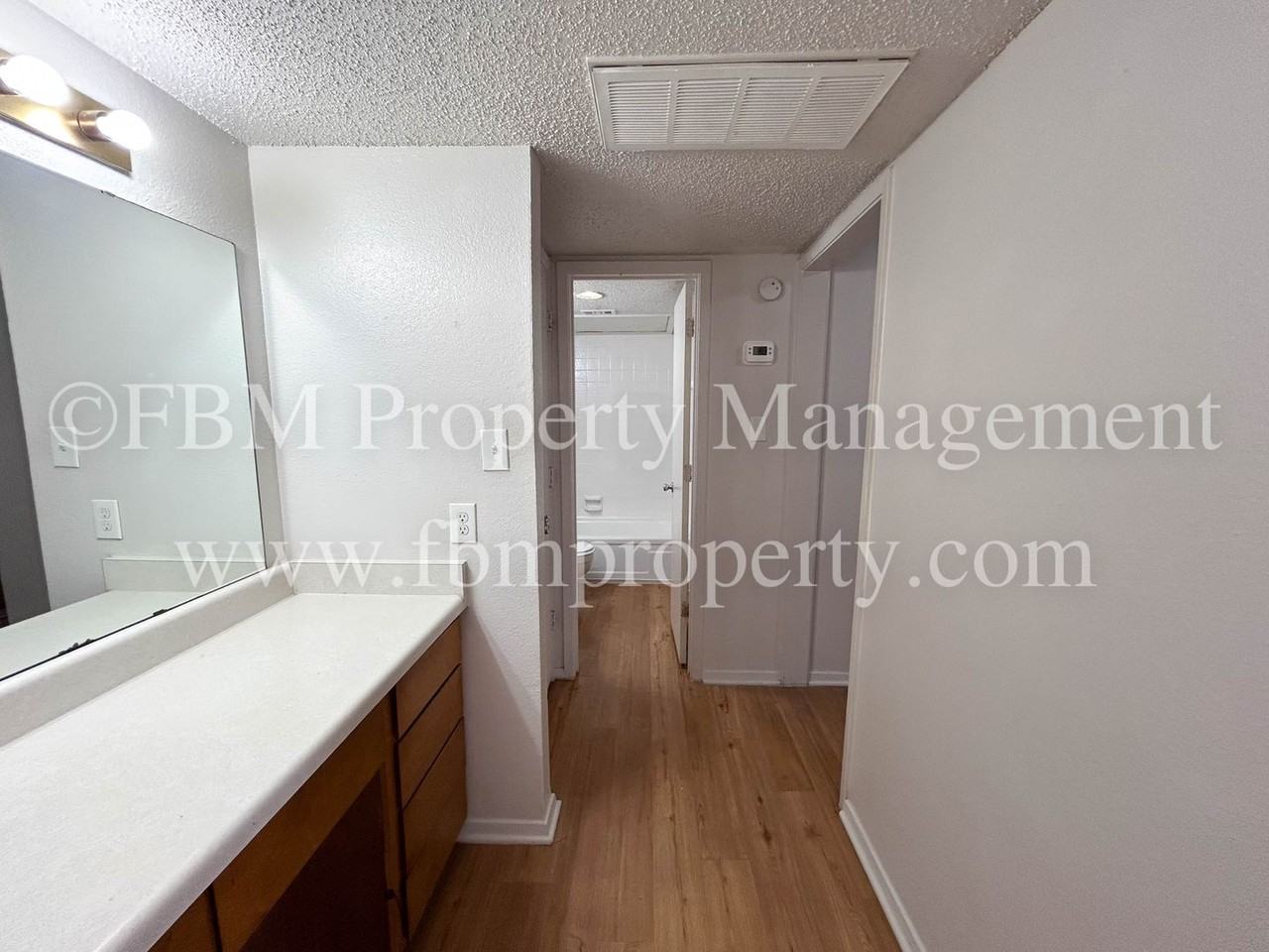 800 N Clay St #C - Photo 5 of 14