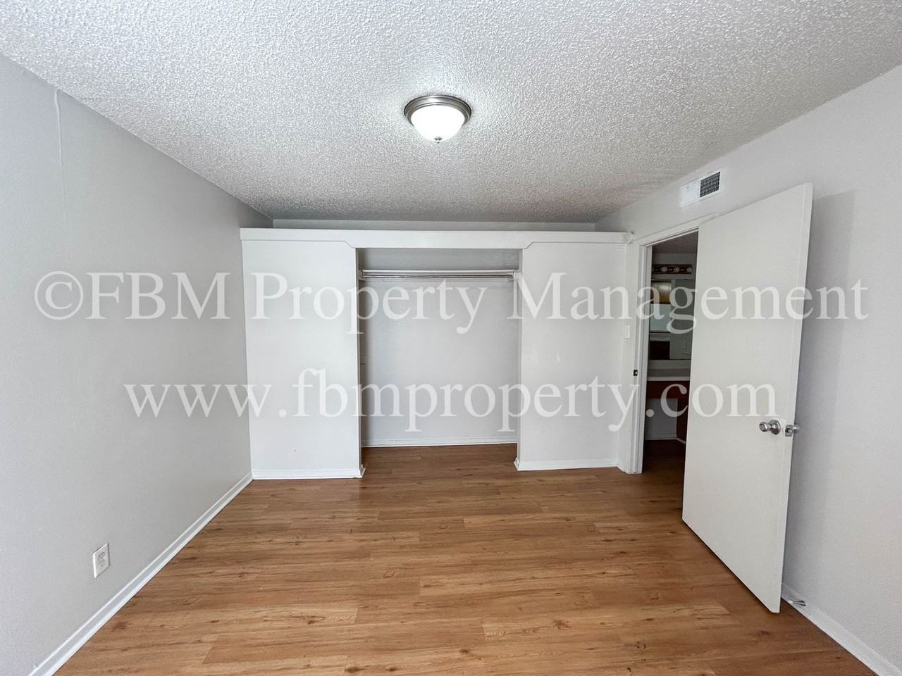 800 N Clay St #C - Photo 6 of 14