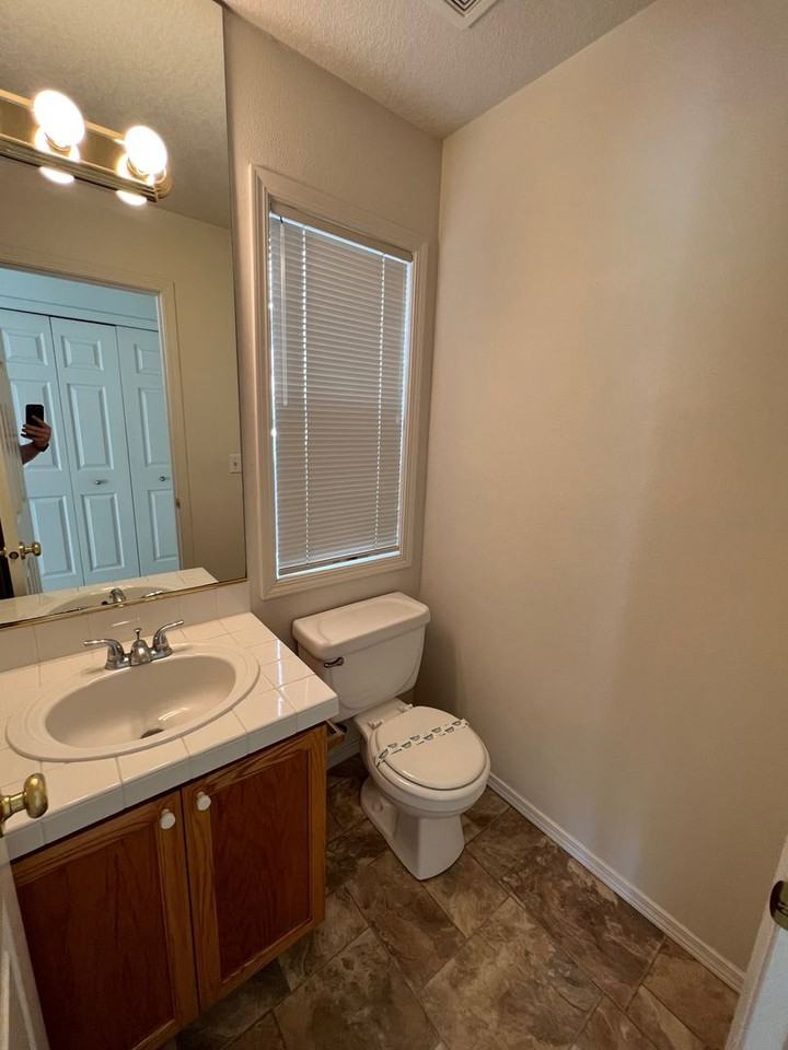 4145 Nw 127th Ave - Photo 7 of 18