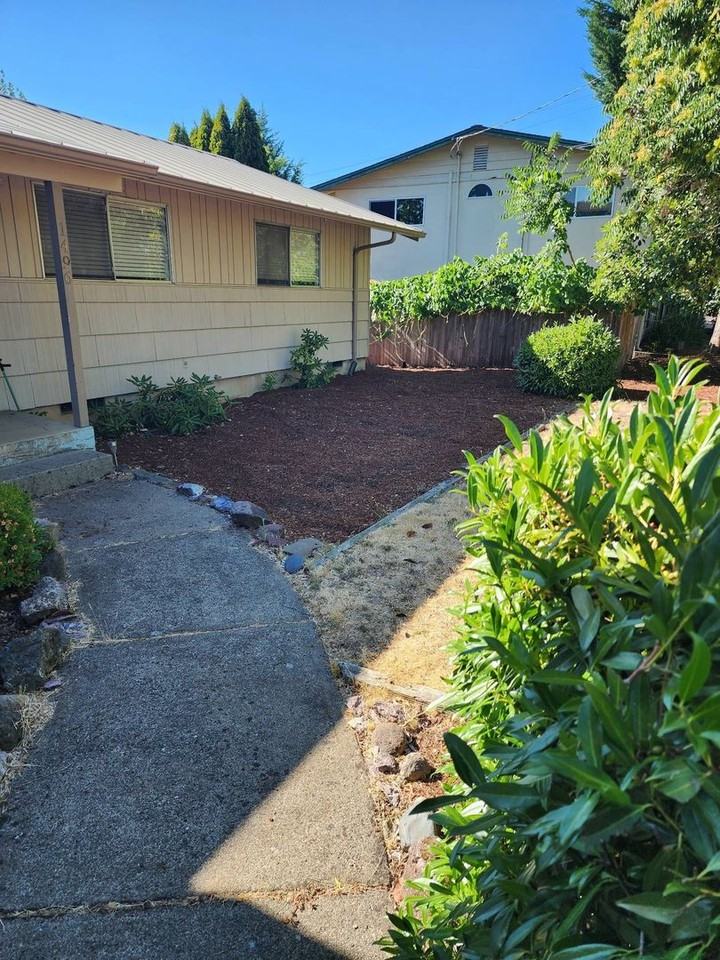 1496 Nw Almira St - Photo 6 of 19