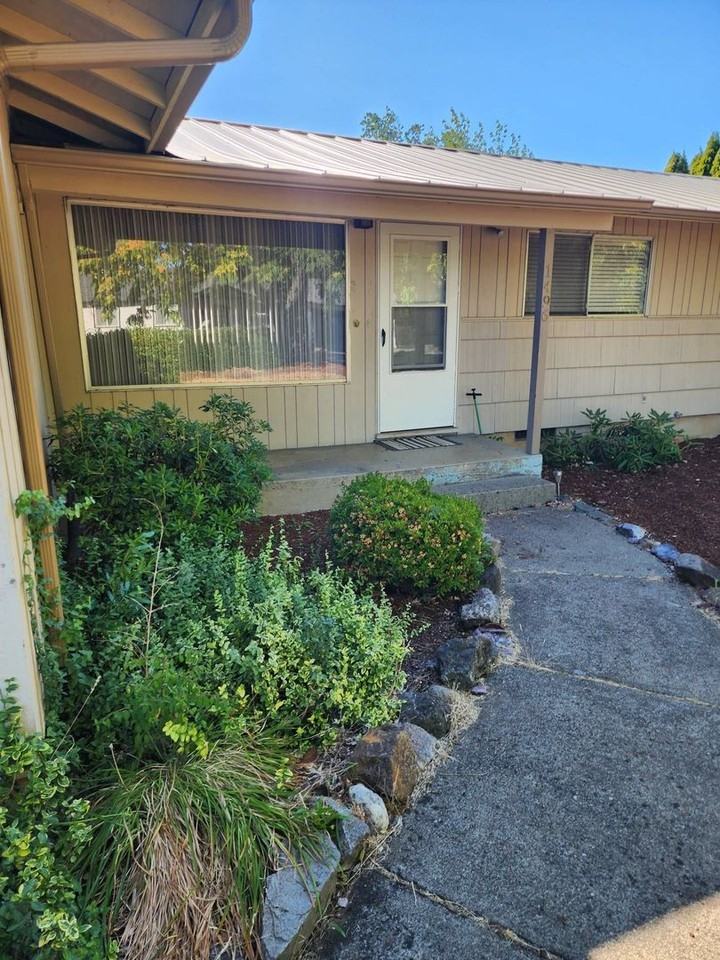 1496 Nw Almira St - Photo 7 of 19