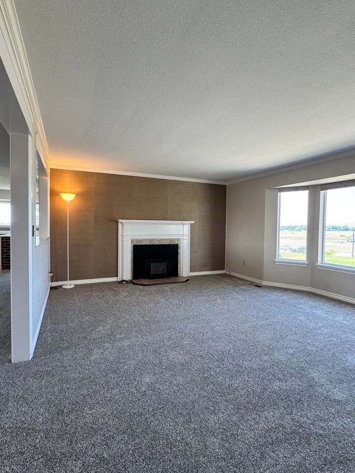 7753 Yakima Valley Hwy - Photo 4 of 39