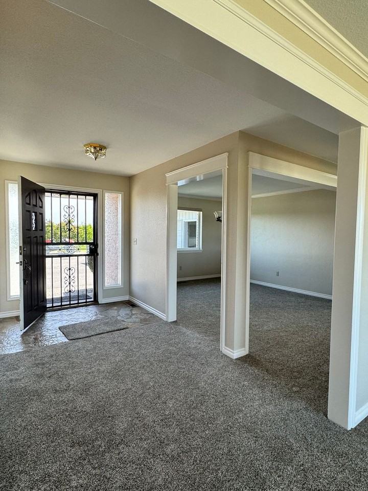 7753 Yakima Valley Hwy - Photo 6 of 39