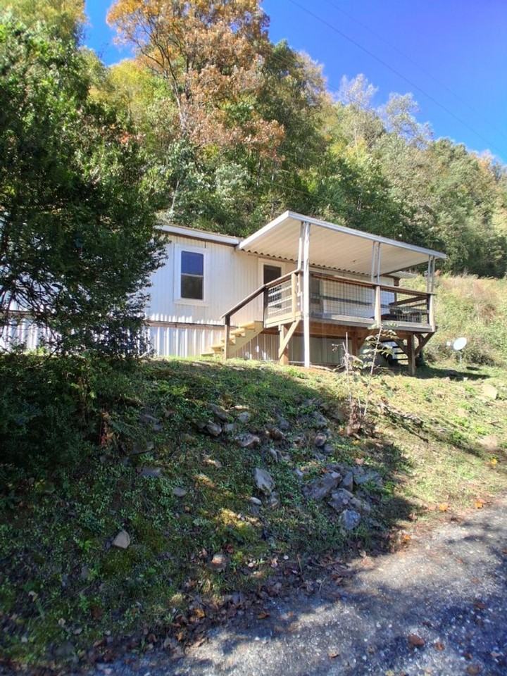 462 Tunnel Mountain Rd - Photo 3 of 27