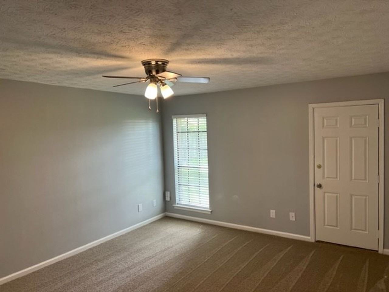 712 E Gardendale Dr - Photo 6 of 10