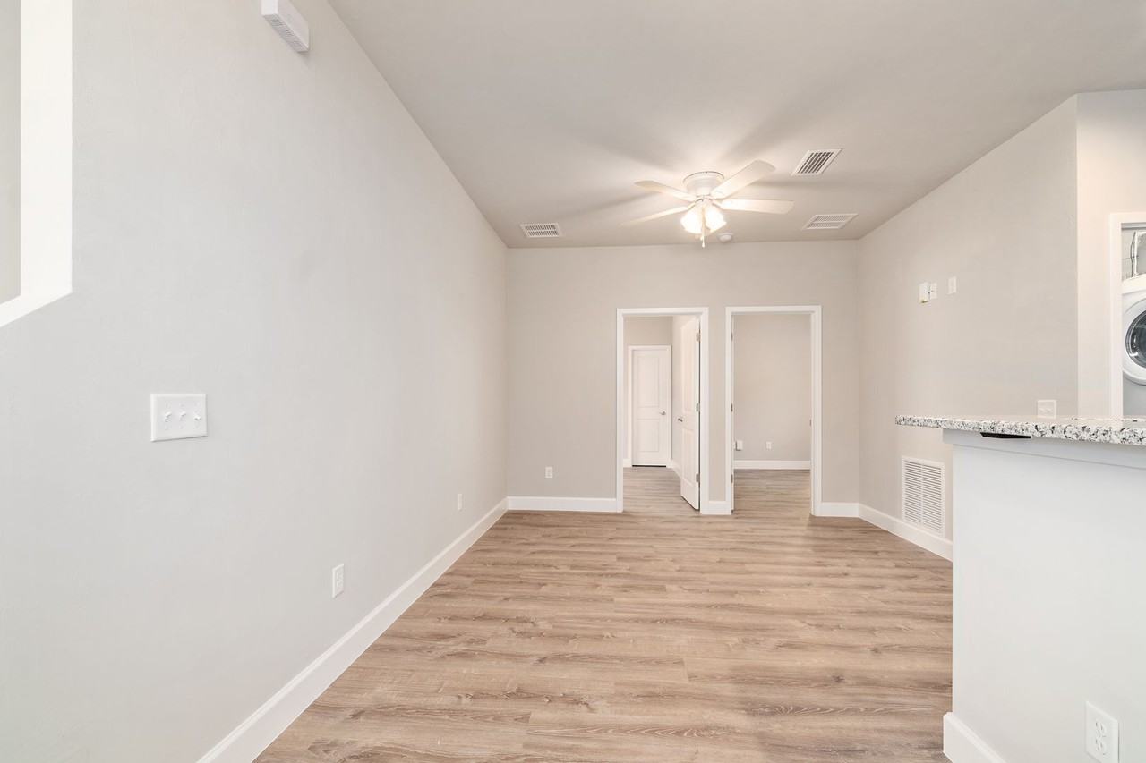 622 Nw 3rd Ave - Photo 4 of 42