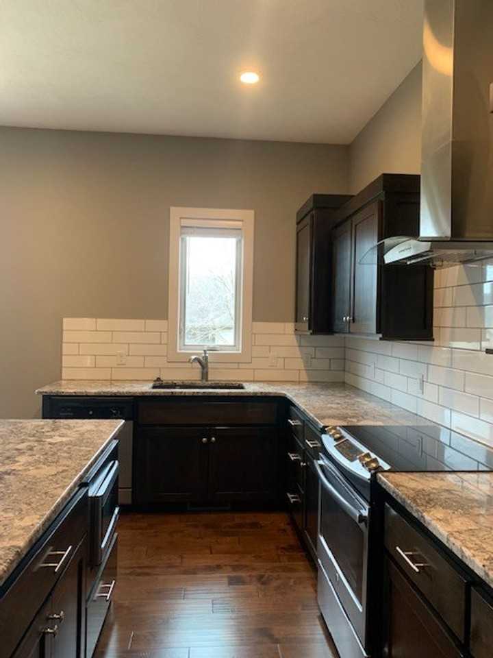 938 E Weldon Dr - Photo 5 of 32