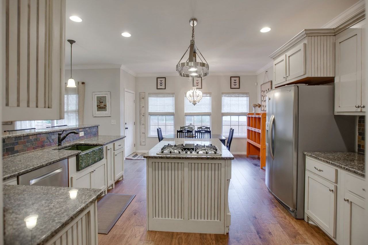 3139 Brimstead Dr - Photo 6 of 34