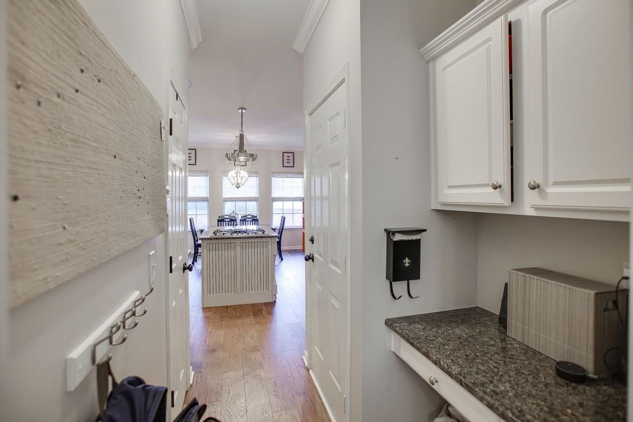 3139 Brimstead Dr - Photo 7 of 34