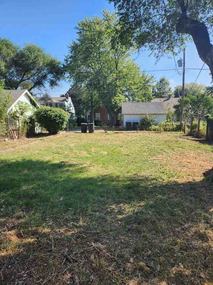 2043 N 49th St - Photo 3 of 9