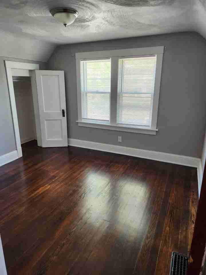 2043 N 49th St - Photo 6 of 9