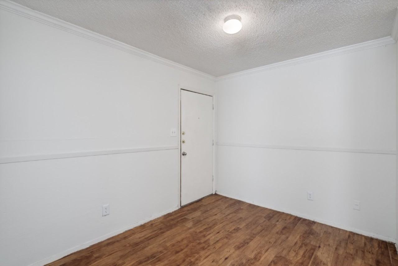 4105 Speedway #105 - Photo 2 of 14