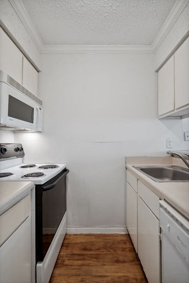 4105 Speedway #105 - Photo 5 of 14