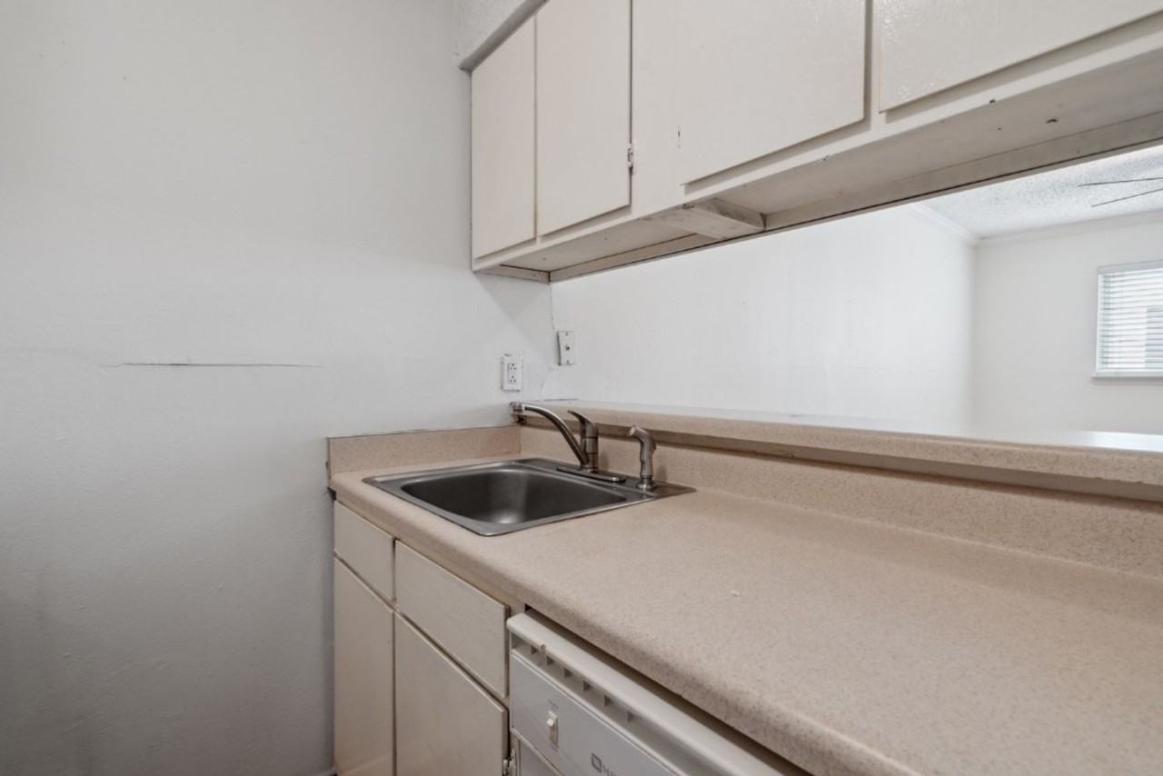 4105 Speedway #105 - Photo 7 of 14