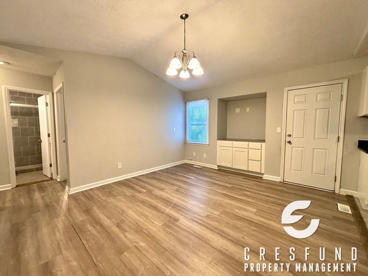 9390 - Photo 3 of 22